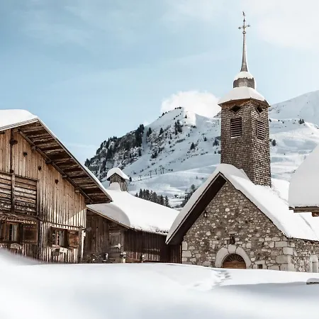 Cosy 4 Pers. Proche Centre, Balcon, Parking Prive, 700m Pistes Ski, Navette Gratuite - Fr-1-467-118 Apartment